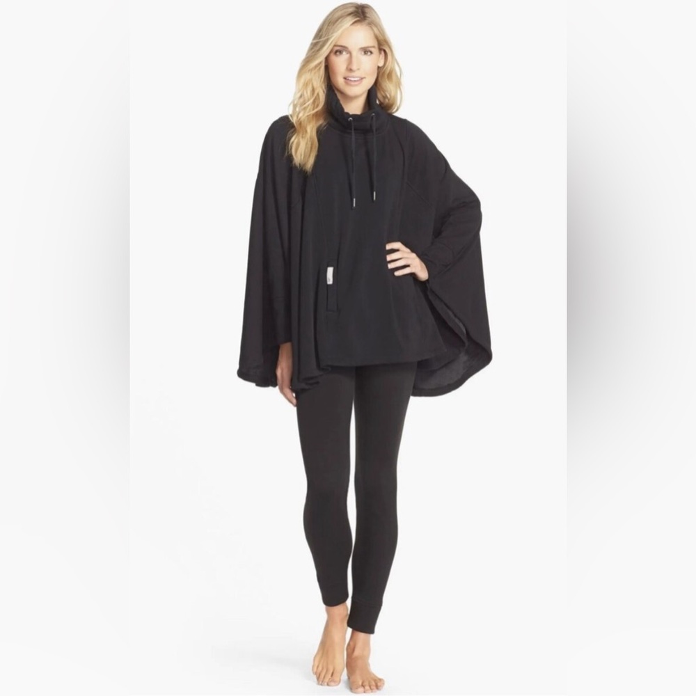 Ugg Charlynne women’s poncho in black XS/S - Picture 1 of 8